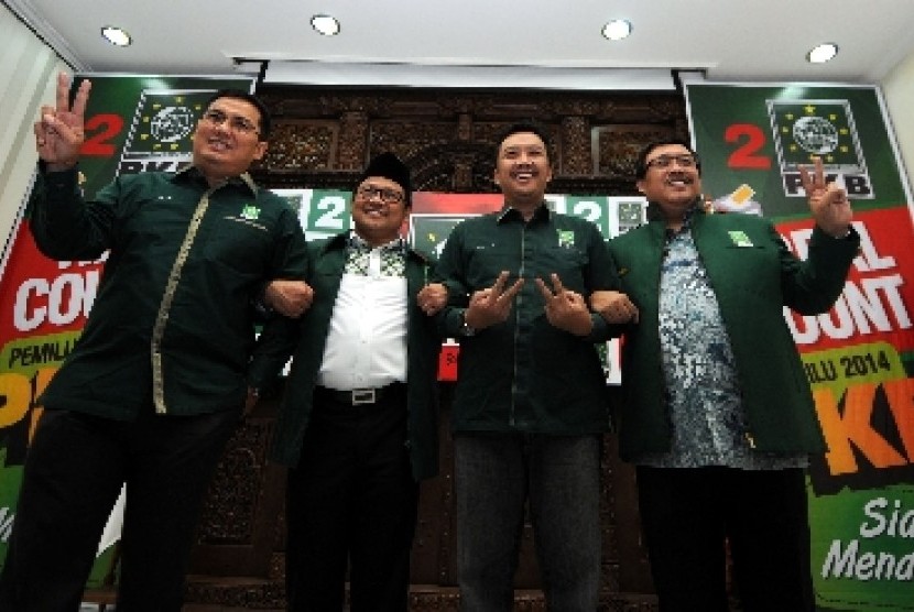 Sekjen DPP PKB Imam Nahrawi (kedua kanan).