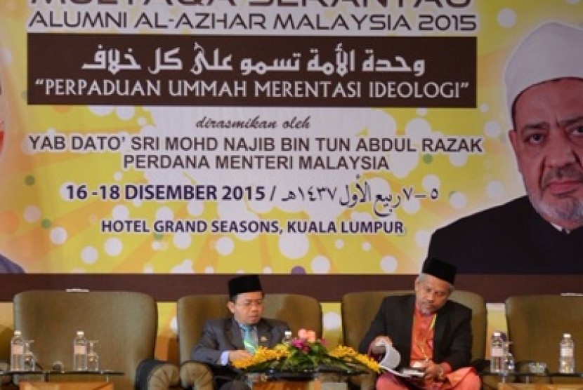 Sekjen Ikatan Alumni Al Azhar Cabang Indonesia, Dr Muchlis Hanafi (kiri) pada pertemuan di Kuala Lumpur, Malaysia