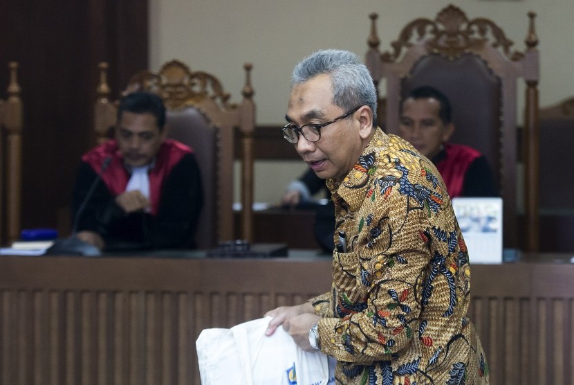 Sekjen Kementerian Pekerjaan Umum dan Perumahan Rakyat Taufik Widjoyono menjadi saksi dalam sidang kasus dugaan suap proyek pembangunan dan pelebaran jalan di Maluku dan Maluku Utara di Pengadilan Tipikor, Jakarta, Kamis (23/6).