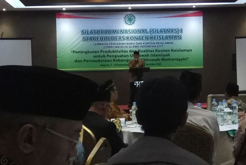 Sekjen MUI Dr Anwar Abbas memberikan sambutan pada Silatnas Stakeholders konten keislaman yang anggun yang diselenggarakan oleh Lembaga Pentashih buku dan konten Islam  (LPBKI) MUI di Jakarta, Kamis (7/12)