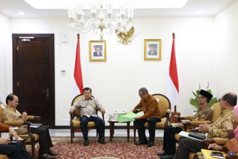  Sekjen Nur Syam Kemenag RI menggelar pertemuan dengan Wapres Jusuf Kalla di Kantor Wakil Presiden RI, Jalan Merdeka Utara, Jakarta (Ilustrasi)