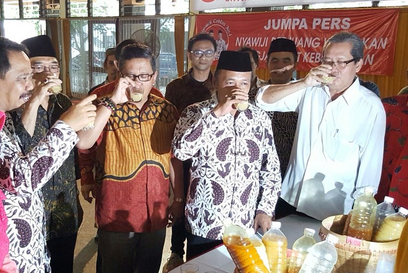  Sekjen PDI Perjuanga Hasto Kristiyanto dan pasangan nomor urut 1 itu dalam acara Konsolidasi Relawan Jogja Bangkit dengan tema 