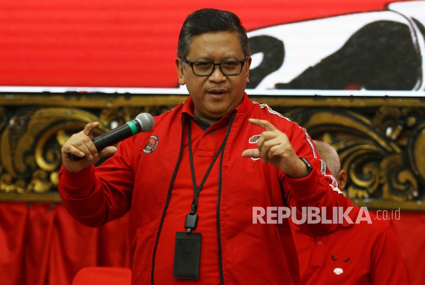 Sekjen PDI Perjuangan Hasto Kristiyanto memberikan keterangan pers tentang Rakernas I PDI Perjuangan di Jakarta, Sabtu (21/12/2019). 