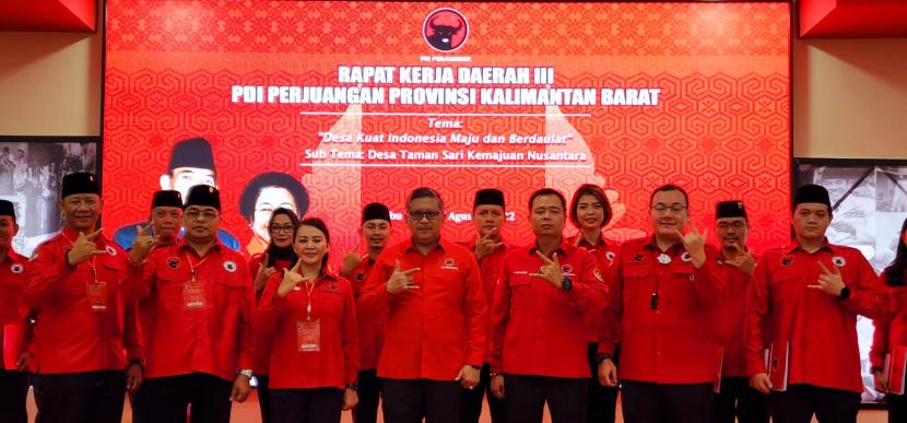 Sekjen PDIP Hasto Kristiyanto dalam arahannya di acara pembukaan rapat kerja daerah (Rakerda) sekaligus pelantikan DPD Banteng Muda Indonesia di Provinsi Kalbar, di Kubu Raya, Sabtu (27/8/2022).