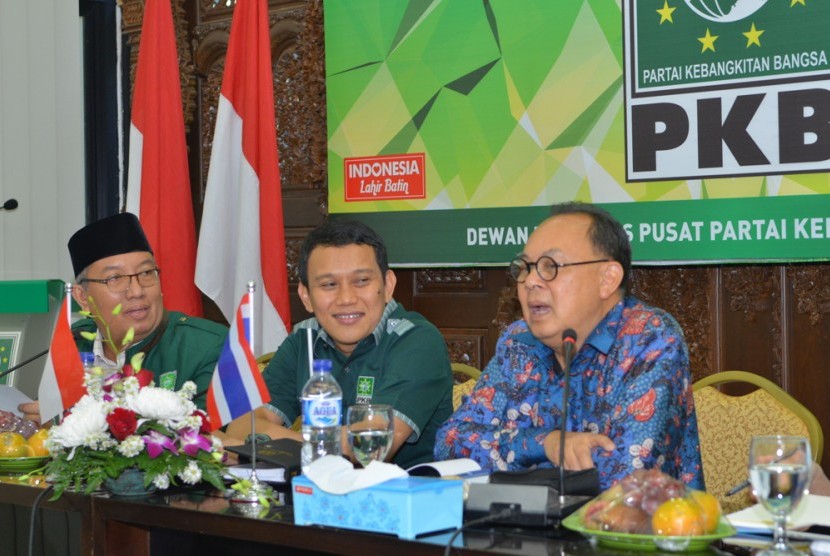 Sekjen PKB Abdul Kadir Karding (tenga) saat menerima utusan Partai Demokrat Thailand