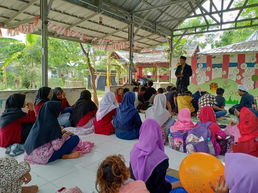 Sekolah Alam Prasasti, Kampung Piket Indah, Desa Sukatenang, Sukawangi, Kabupaten Bekasi, Jawa Barat