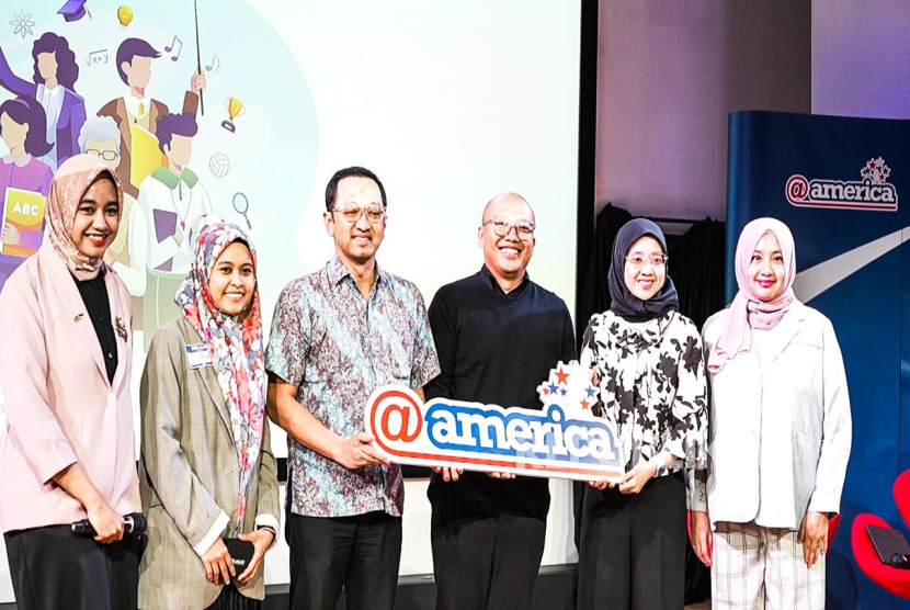 Sekolah Bakti Mulya (BM) 400 Cibubur membuka program International Baccalaureate (IB) yang direncanakan mulai tahun pelajaran 2025/2026.