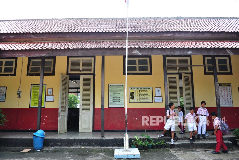 Sekolah Belanda Pribumi di SDN 02 Pancoran Mas, Depok.
