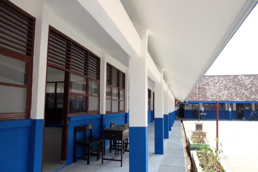 Sekolah Dasar Negeri Kiara 1, Kecamatan Cilamaya Kulon seusai direnovasi. 