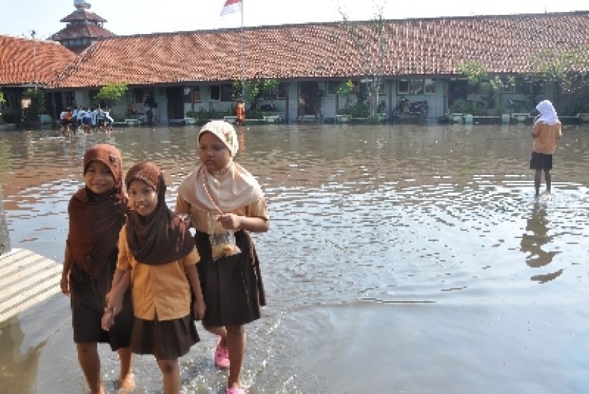 Sekolah Dasar Negeri (SDN) kebanjiran (ilustrasi).