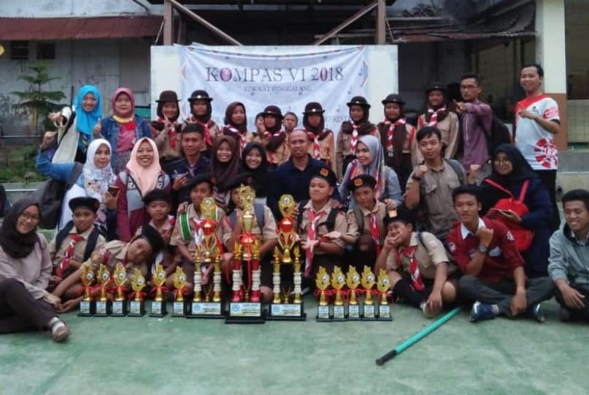 Sekolah Dasar Terpadu (SDT) Bina Ilmu Parung, Bogor, Jawa Barat, berhasil menyabet double winner dalam ajang Al Hasra Cup 6 yang digelar di SMP Al Hasra Depok, Jawa Barat, Sabtu (27/10).
