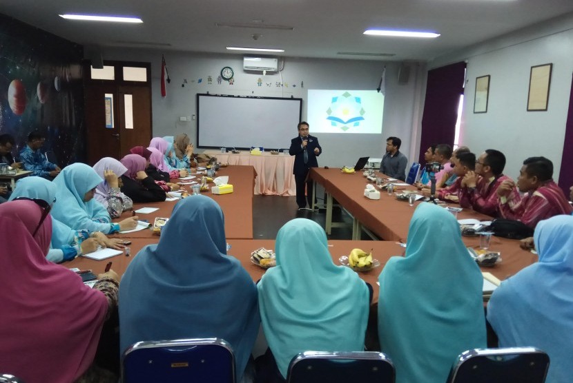 Sekolah Islam Hidayah, Johor Bahru, Malaysia melakukan studi banding ke Sekolah Islam Terpadu (SIT) Nurul Fikri, Depok.