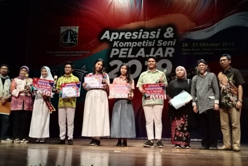 Sekolah Menegah Atas (SMA) PKP Jakarta Islamic School berhasil meraih juara satu dalam ajang Festival Musikalisasi puisi tingkat provinsi.