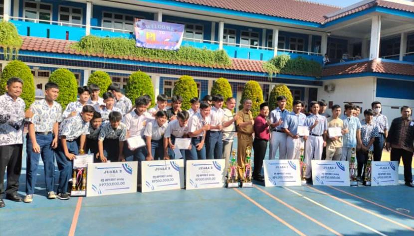 Sekolah Menengah Kejuruan (SMK) Pembangunan Jaya Yakapi gandeng Kampus Digital Bisnis Universitas Nusa Mandiri (UNM) sukseskan Futsal dan Mobile Legends tingkat sekolah tingkat pertama (SMP).