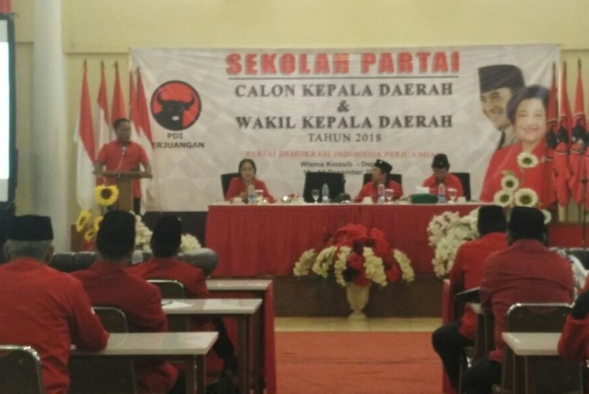  sekolah partai yang digelar Partai Demokrasi Indonesia Perjuangan (PDI Perjuangan) di Wisma Kinasih, Depok, Jawa Barat. Sekolah partai angkatan ke-5 ini berlangsung selama lima hari, 10-15 Desember 2017.