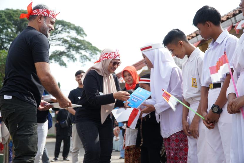 Sekolah SLB di Garut mendapatkan kado kemerdekaan