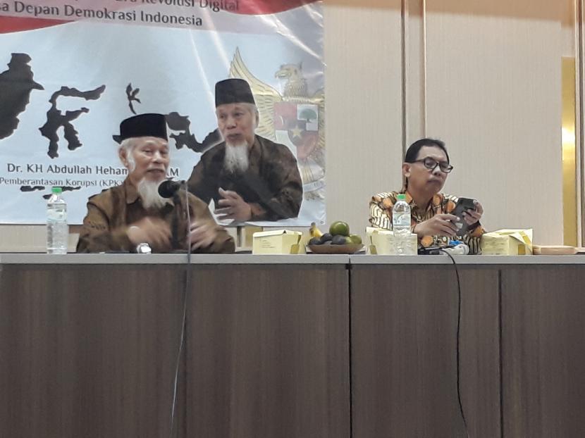 Sekolah Tinggi Agama Islam Luqman al-Hakim (STAIL) Surabaya, mengadakan Stadiun Generale dengan  narasumber  Penasehat KPK (Komisi Pemberantasa Korupsi) 2005-2013,   Dr KH Abdullah Hehamahua  MM, Kamis (28/7/2022).