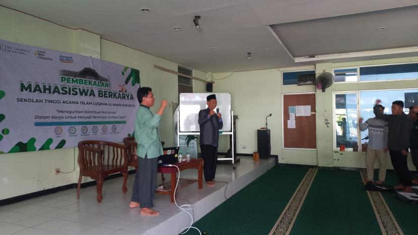 Sekolah Tinggi Agama Islam Luqman al-Hakim (STAIL) Surabaya mengadakan pembekalan Mahasiswa Berkarya,  Rabu  (7/9/2022).