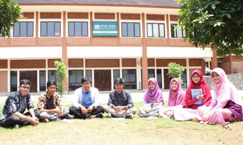 Sekolah Tinggi Ekonomi Islam (STEI) SEBI berhasil meraih akreditasi Baik Sekali dari Badan Akreditasi Nasional Perguruan Tinggi (BAN-PT).