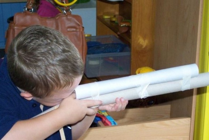Sekolah TK di Kilkivan Queensland menerbitkan surat izin kepemilikan mainan senjata bagi anak-anak didiknya yang berminta dengan mainan tersebut.