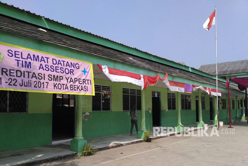 Sekolah Yaperti, tempat yang digunakan menampung 57 siswa terlantar SMAN 10 Kota Bekasi. 