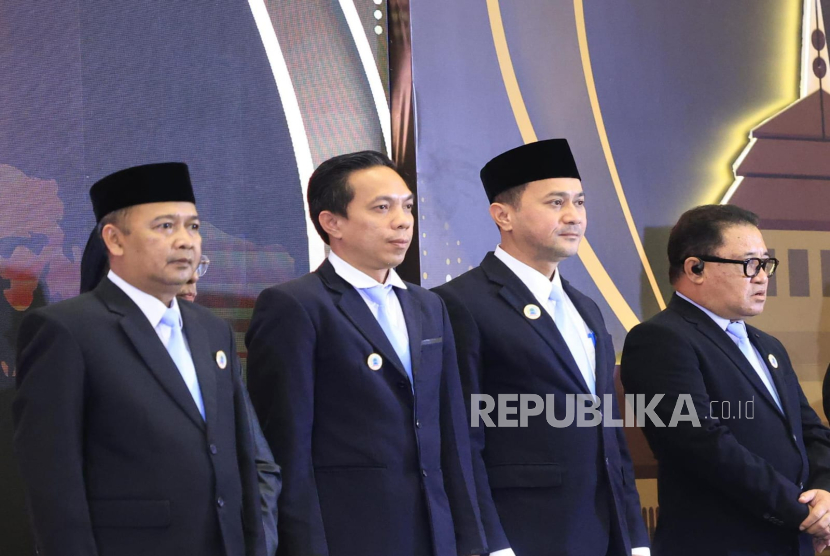  Sekretariat DPRD seluruh Indonesia menegaskan komitmennya untuk mendukung program-program unggulan yang direkomendasikan dalam Rakernas Asosiasi DPRD Provinsi Seluruh Indonesia (ADPSI).