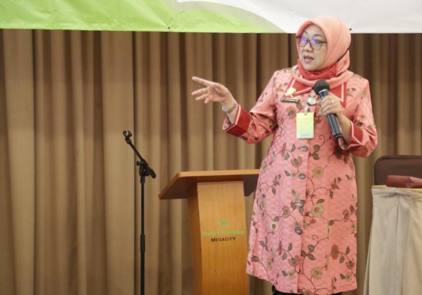 Sekretaris Badan Penyuluhan dan Pengembangan SDM pertanian, Siti Munifah, saat menutup sesi pagi saat workshop Digitalisasi Informasi Lingkup BPPSDMP di Bekasi 2 sampai 4 November 2020.