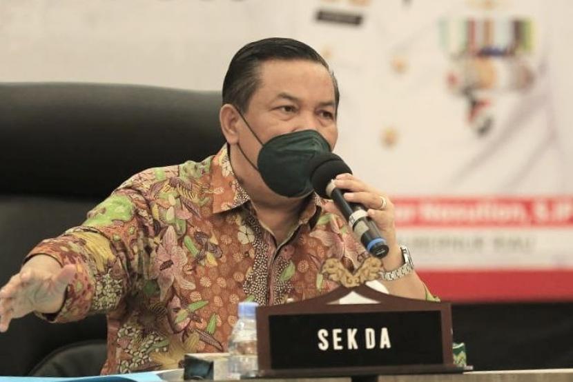 Sekretaris Daerah (Sekda) Provinsi Riau, SF Hariyanto. KPK melakukan pemeriksaan harta kekayaan milik Sekda Provinsi Riau, SF Hariyanto.