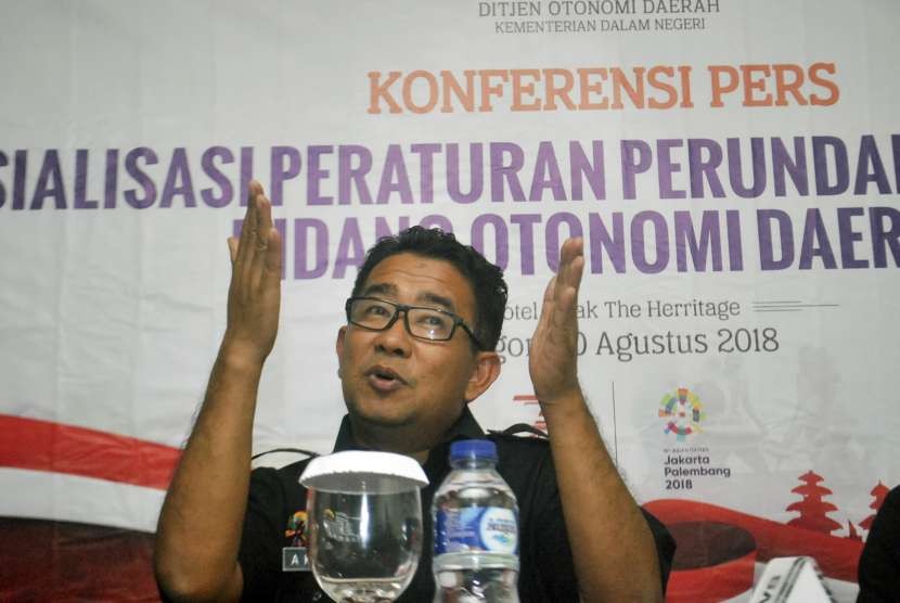 Direktur Jenderal Otonomi Daerah Kemendagri Akmal Malik saat Konferensi Pers Sosialisasi Peraturan Perundang-Undangan Bidang Otonomi Daerah di Kota Bogor, Jawa Barat, Kamis (30/8).