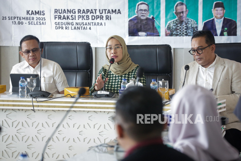 Sekretaris Fraksi PKB Anggia Ermarini dalam Diskusi Publik Fraksi PKB DPR RI yang bertajuk Urgensi Pengesahan RUU Masyarakat Hukum Adat Sebagai Mandat Konstitusi, di Jakarta, Kamis (25/9/2025).