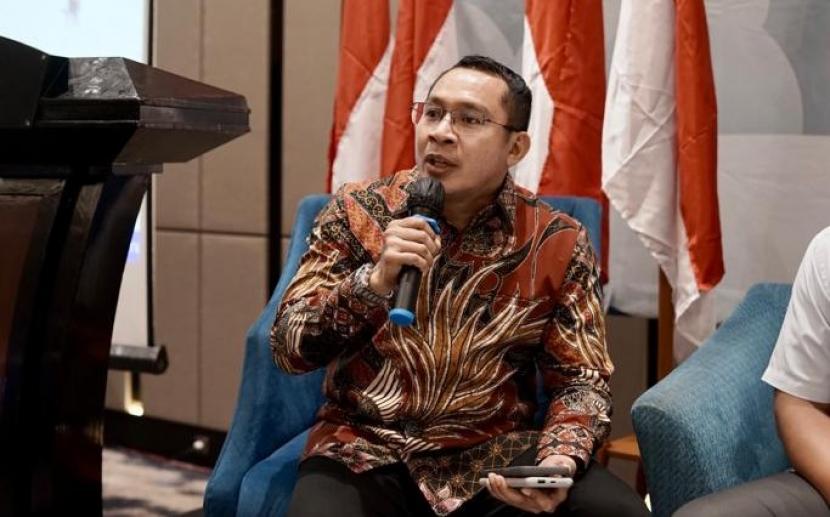 Deputi Badan Pemenangan Pemilu (Bappilu) Partai Demokrat, Kamhar Lakumani, mengkritik kenegarawan Jokowi.