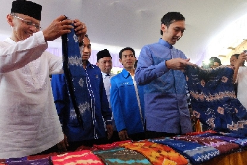 Sekretaris Jenderal DPP Partai Demokrat Edhi Baskoro Yudhoyono (kanan).