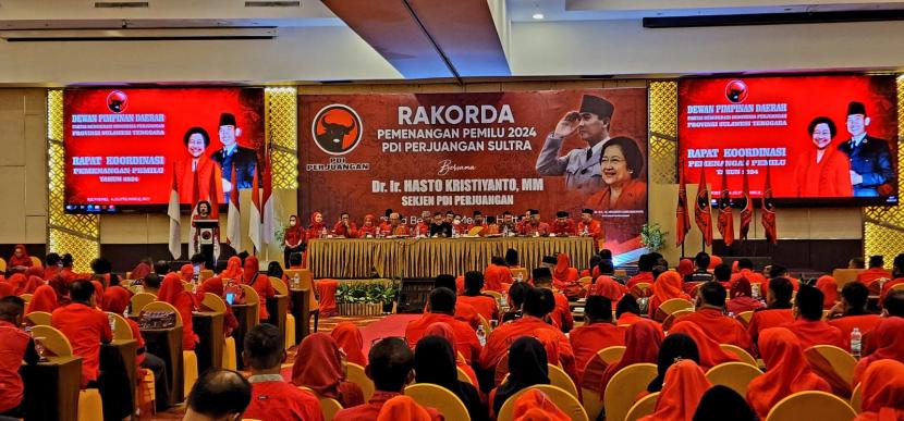 Sekretaris Jenderal DPP PDI Perjuangan (PDIP) Hasto Kristiyanto dalam pembukaan Rakorda Pemenangan Pemilu 2024 yang dilakukan oleh DPD PDIP Sulawesi Tenggara (Sultra). 