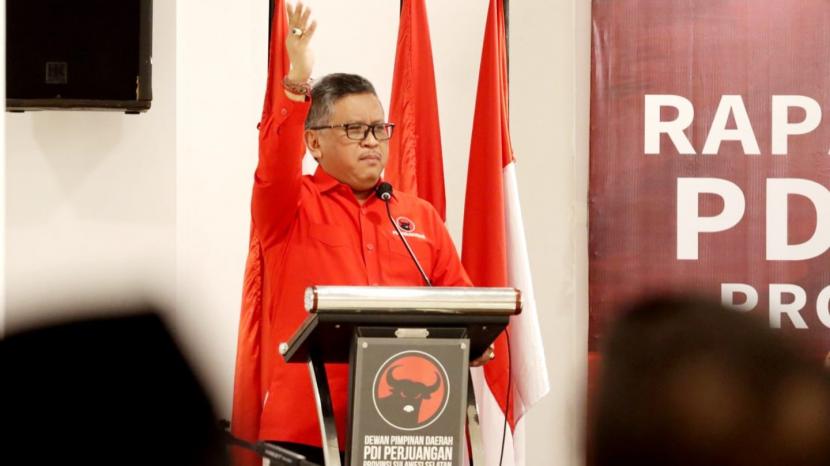 Sekretaris Jenderal DPP PDI Perjuangan (PDIP) Hasto Kristiyanto, mengaku Jokowi dan Megawati kantongi nama kandidat Menteri PAN-RB 