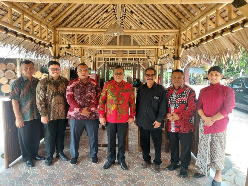 Sekretaris Jenderal DPP PDIP Hasto Kristiyanto mendatangi Kabupaten Bantul, Daerah Istimewa Yogyakarta (DIY), Sabtu (17/9/2022).