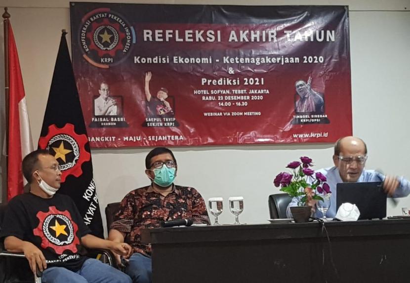 Sekretaris Jenderal Konfederasi Rakyat Pekerja Indonesia (KRPI) Saepul Tavip  saat diskusi dengan tajuk 