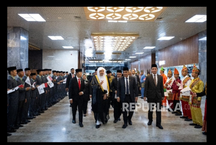 Sekretaris Jenderal Liga Muslim Dunia (Muslim World League/MWL) sekaligus Ketua Organisasi Ulama Internasional, Syekh Mohammad bin Abdulkarim Al-Issa mengunjungi Indonesia