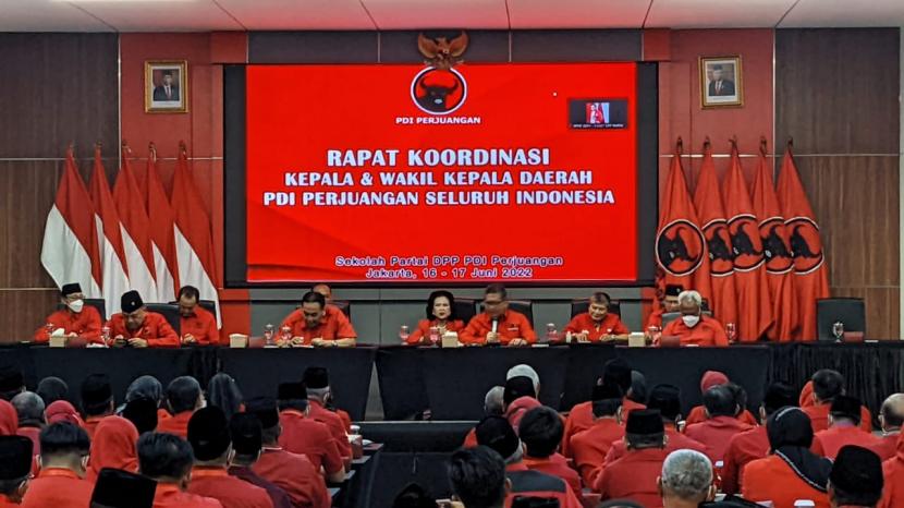 Sekretaris Jenderal Partai Demokrasi Indonesia Perjuangan (PDIP), Hasto Kristiyanto membuka rapat koordinasi kepala daerah di Sekolah Partai PDIP, Jakarta, Kamis (16/6).