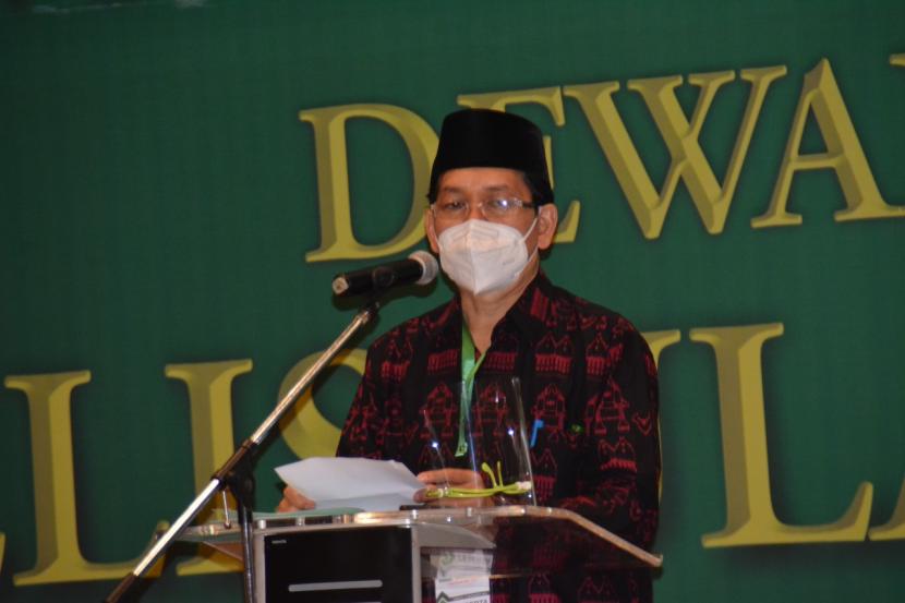 Sekretaris Jenderal (Sekjen) MUI, KH Amirsyah Tambunan menyarankan, pengurus masjid (takmir) dapat mengoptimalkan masjid dan tempat ibadah sebagai sarana edukasidan rehabilitasi Covid-19.  Saran tersebut dilakukan terkait adanya Pemberlakuan Pembatasan Kegiatan Masyarakata (PPKM). 