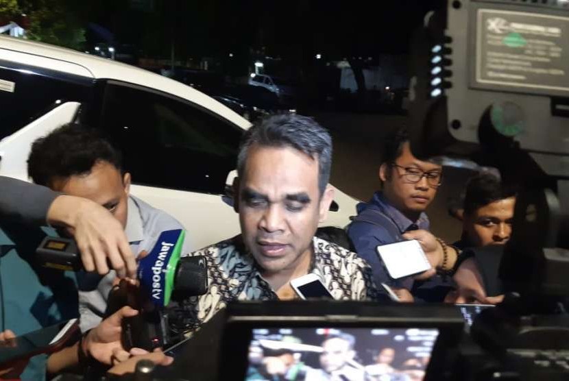 Sekretaris Jenderal (Sekjen) Partai Gerindra Ahmad Muzani menyampaikan malam ini susunan tim pemenangan Prabowo-Sandi akan difinalisasi, di Jalan Kertanegara, Jakarta Selatan, Rabu (18/9).