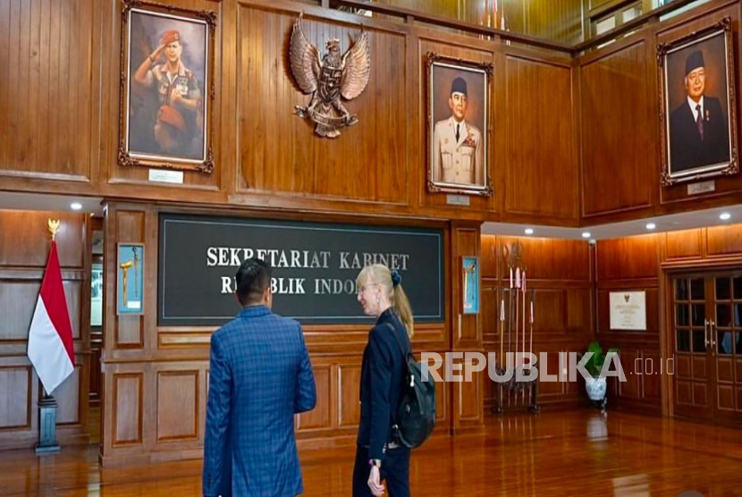 Sekretaris Kabinet (Seskab) Letkol Inf Teddy Indra Wijaya menerima kunjungan Duta Besar (Dubes) Jerman untuk Indonesia, Ina Lepel di Gedung Sekretariat Kabinet (Setkab), Jakarta Pusat, Sabtu (14/6/2025). 