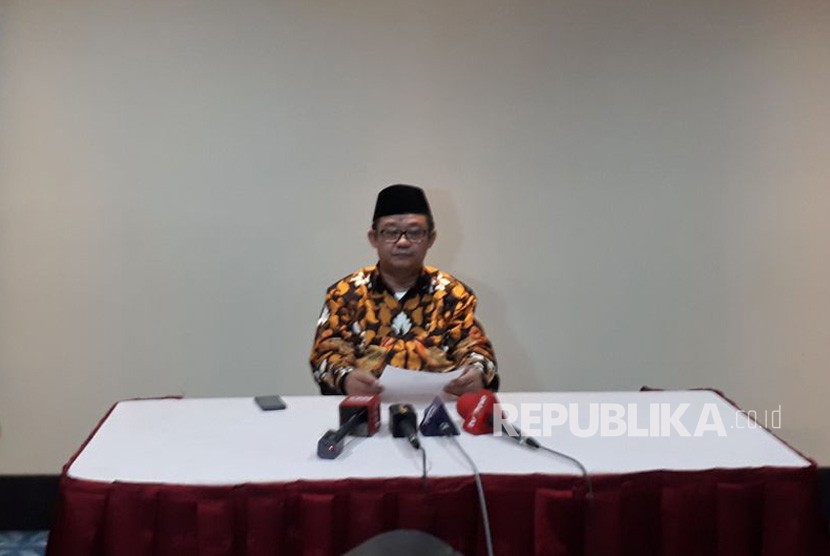 Sekretaris Umum PP Muhammadiyah, Abdul Mu'ti Memberikan Pernyataan Sikap Terkait Bom Bunuh Diri di Surabaya, di Hotel Century Jakarta, Ahad (13/5).