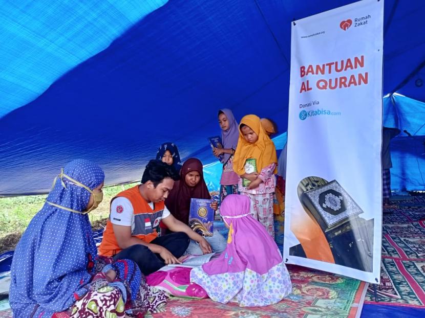 Selain memberikan bantuan logistik, Rumah Zakat juga memberikan bantuan lain seperti Syiar Quran kepada korban bencana banjir di 3 desa yang berlokasi di kabupaten Luwu Utara. Ke 3 desa tersebut diantaranya Meli, Radda dan Berinin Jaya.