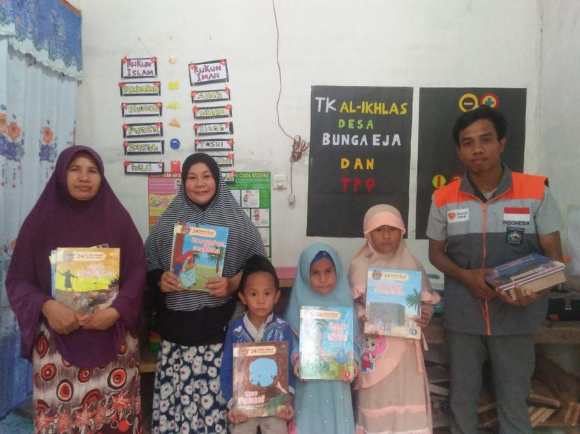 Selain Pondok Pesantren, Taman Pendidikan Quran (TPQ) merupakan salah satu payung tempat pendidikan agama islam bagi anak-anak di Indonesia Saat ini. 