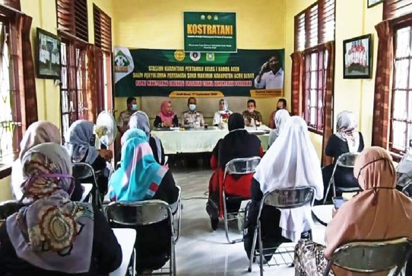 Selama empat hari ke depan, 21 hingga 24 September 2020, 20 pasangan suami istri (Pasutri) di Kabupaten Aceh Timur, Provinsi Aceh mengikuti Pelatihan Literasi dan Edukasi Keuangan (PLEK).