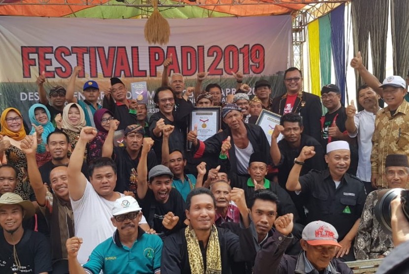 Selama tiga hari berturut-turut sejak Ahad-Selasa (28-30/4), dilaksanakan Festival Padi 2019 serta upaya pemecahan Rekor Muri.