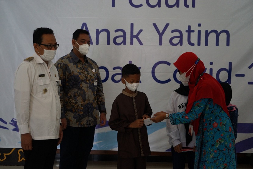 Selaras dengan komitmen Pemerintah kota Yogyakarta dan Forum TSLP untuk peduli terhadap nasib anak yatim, PT Sarihusada Generasi Mahardhika berkolaborasi dengan Rumah Zakat memberikan bantuan peduli anak yatim terdampak Covid-19.
