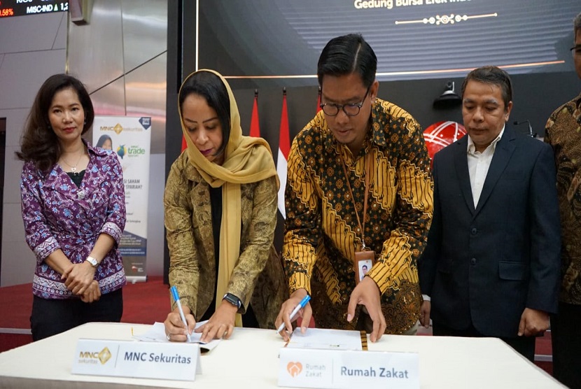 Selasa (21/1), di Ballroom Bursa Efek Indonesia Rumah Zakat bersama MNC Sekuritas didukung oleh Bursa Efek Indonesia Pasar Modal Syariah telah meluncurkan wakaf saham.