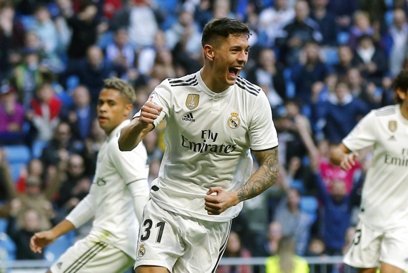 Selebrasi Javier Sanchez saat mencetak gol ketiga Real Madrid ke gawang Melila.