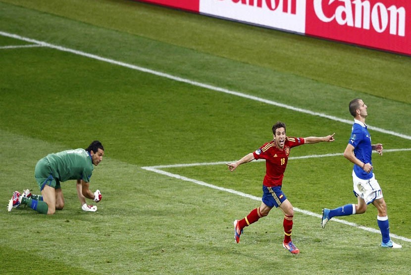  Selebrasi Jordi Alba usai mencetak gol keempat untuk Spanyol. (Michael Dalder/Reuters)